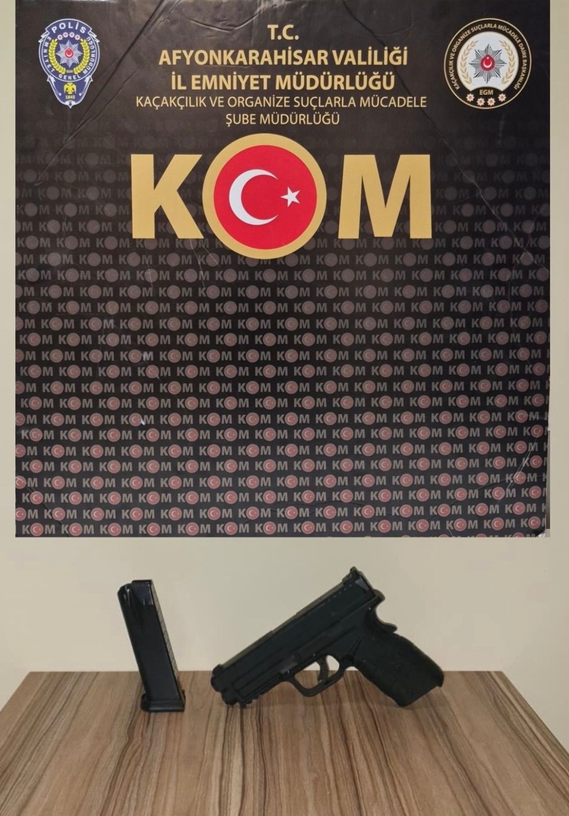 Tefecilik Operasyonunda Ruhsatsız Silahlar ve Senetler Ele Geçirildi, Bir Kişi Tutuklandı